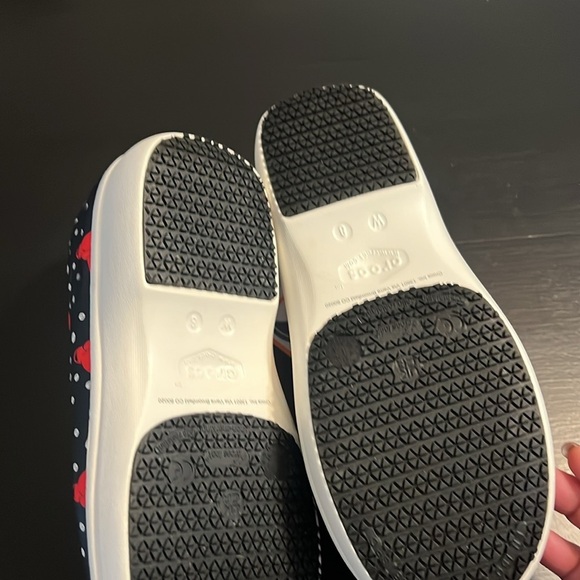 CROCS Minnie Mouse clogs - Picture 4 of 5